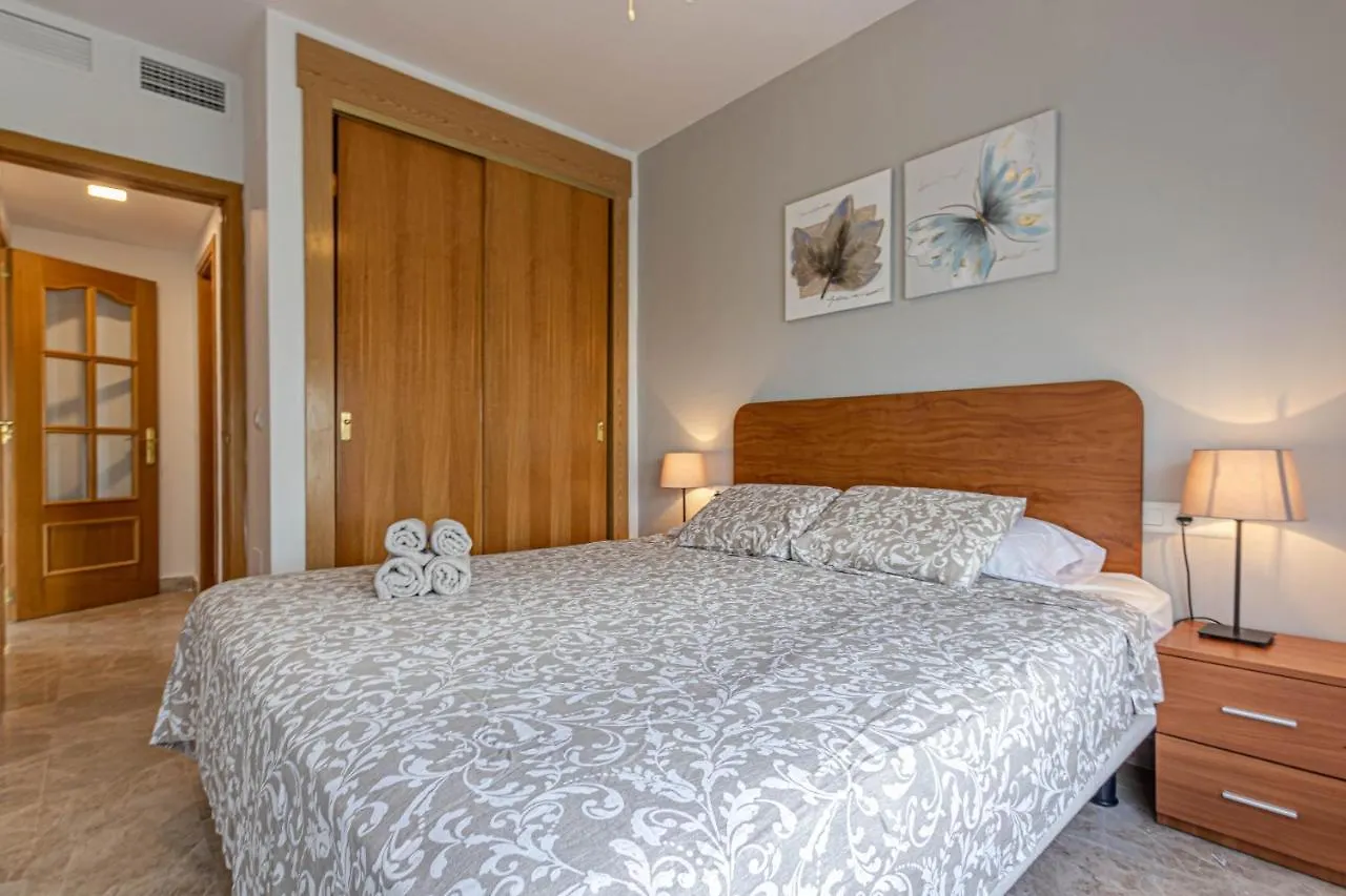 797 Holiday Rentals- Duplex Para 7 En La Carihuela A 1 Min De La Playa 托雷莫利诺斯 0*,  西班牙