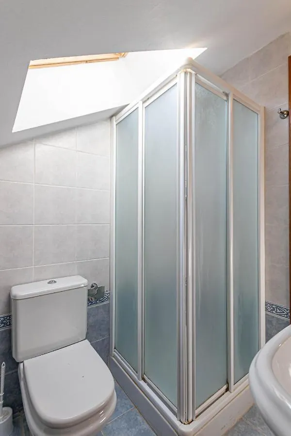 797 Holiday Rentals- Duplex Para 7 En La Carihuela A 1 Min De La Playa 托雷莫利诺斯 0*,  西班牙