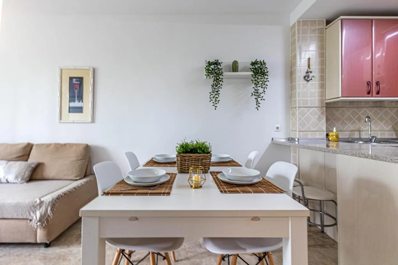 797 Holiday Rentals- Duplex Para 7 En La Carihuela A 1 Min De La Playa 托雷莫利诺斯 0*,