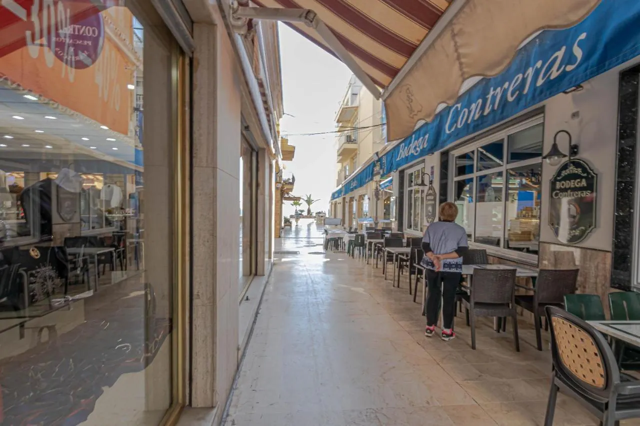 797 Holiday Rentals- Duplex Para 7 En La Carihuela A 1 Min De La Playa 托雷莫利诺斯 0*,  西班牙
