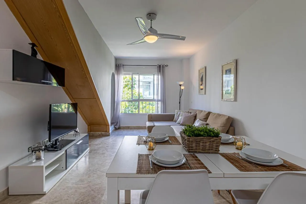 797 Holiday Rentals- Duplex Para 7 En La Carihuela A 1 Min De La Playa의 연락처