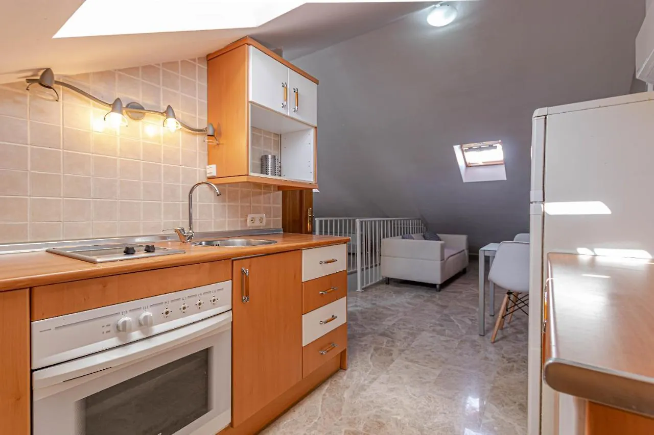 797 Holiday Rentals- Duplex Para 7 En La Carihuela A 1 Min De La Playa 토레몰리노스 0*,  스페인